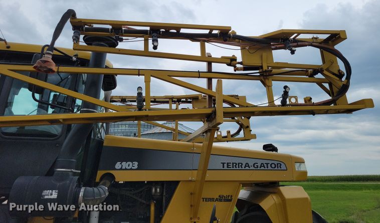 image for item EA2517 2004 TerraGator 6103 sprayer