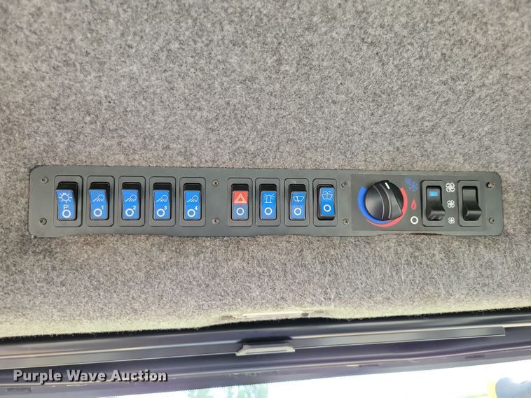 image for item EA2517 2004 TerraGator 6103 sprayer