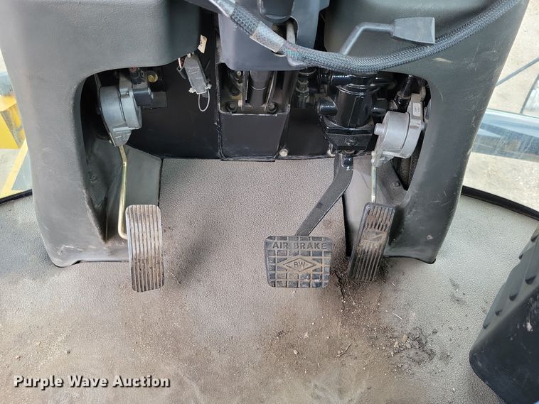 image for item EA2517 2004 TerraGator 6103 sprayer