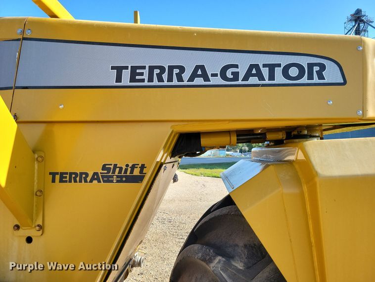 image for item EA2518 2005 TerraGator 6103 sprayer