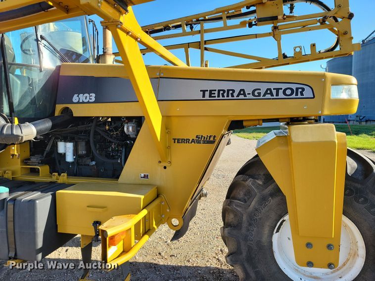 image for item EA2518 2005 TerraGator 6103 sprayer