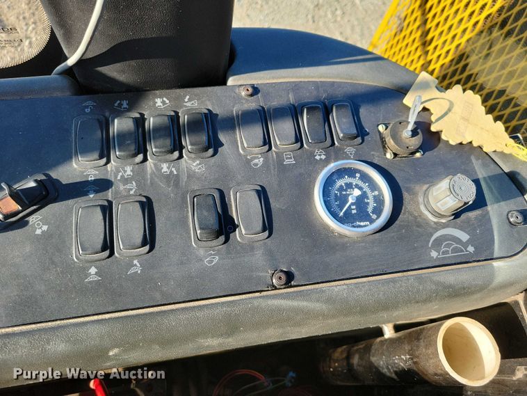 image for item EA2518 2005 TerraGator 6103 sprayer