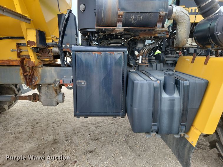 image for item EA2519 2013 TerraGator TG8400 spreader