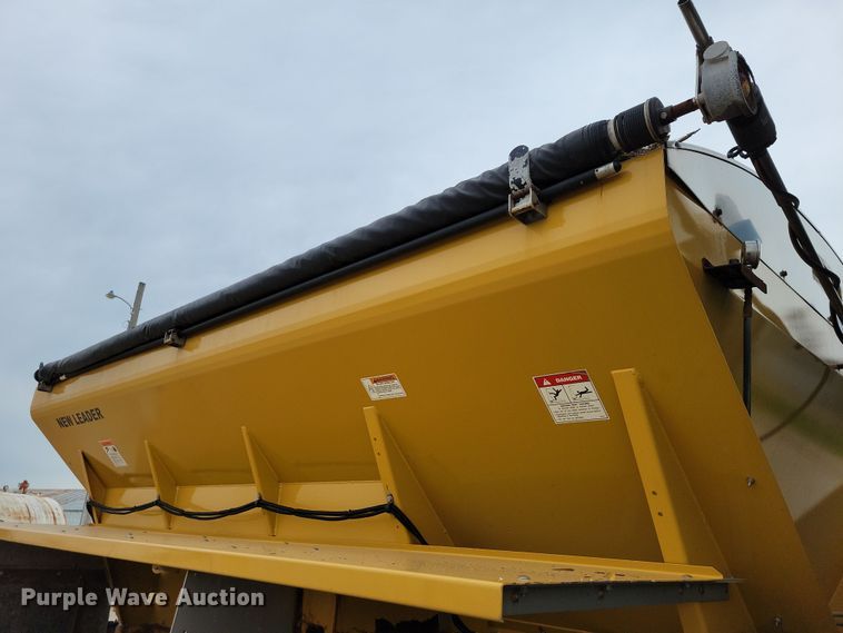 image for item EA2519 2013 TerraGator TG8400 spreader