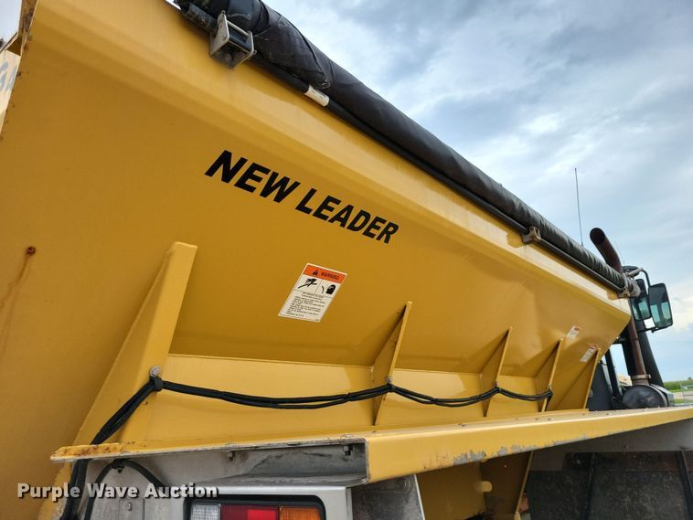 image for item EA2519 2013 TerraGator TG8400 spreader