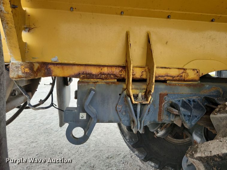 image for item EA2519 2013 TerraGator TG8400 spreader