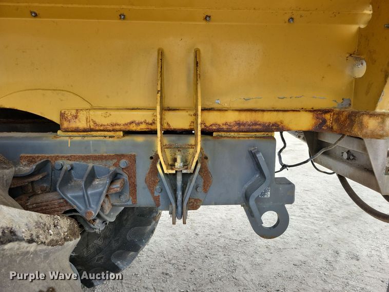 image for item EA2519 2013 TerraGator TG8400 spreader