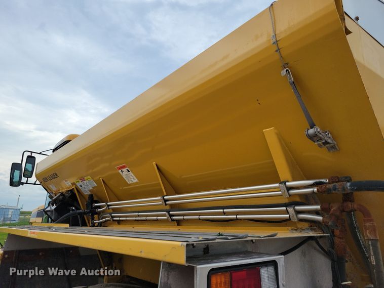 image for item EA2519 2013 TerraGator TG8400 spreader