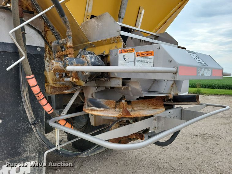 image for item EA2519 2013 TerraGator TG8400 spreader