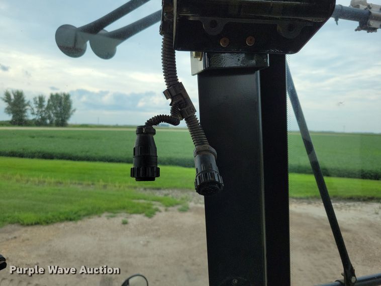 image for item EA2519 2013 TerraGator TG8400 spreader