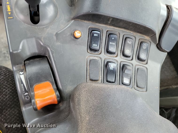 image for item EA2519 2013 TerraGator TG8400 spreader