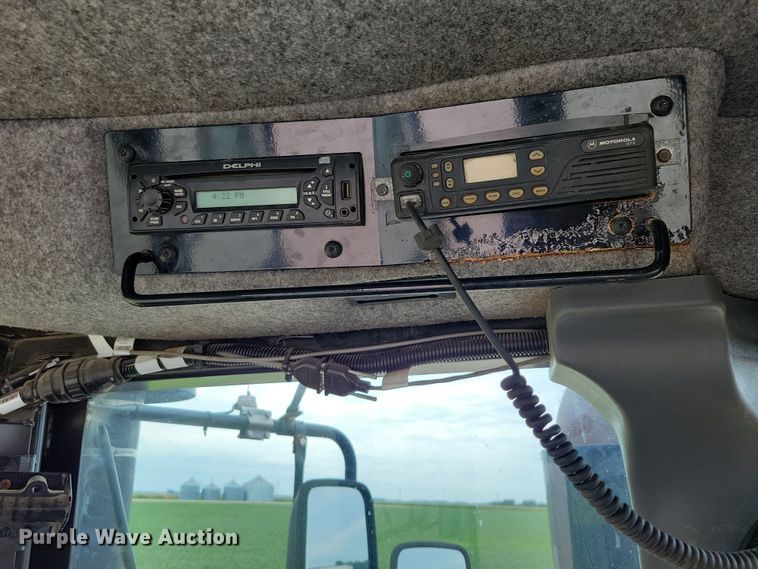 image for item EA2519 2013 TerraGator TG8400 spreader