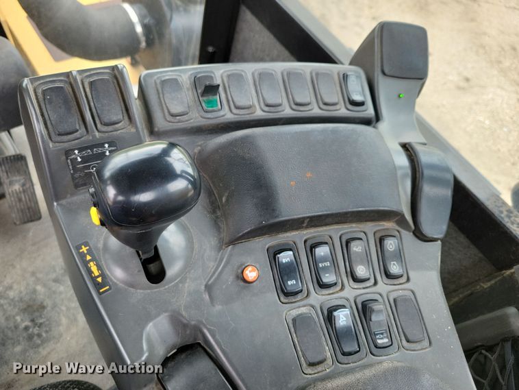 image for item EA2519 2013 TerraGator TG8400 spreader