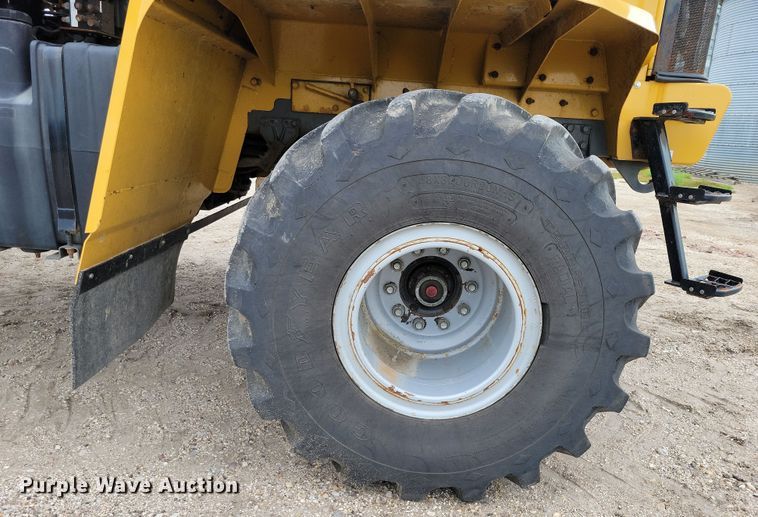 image for item EA2519 2013 TerraGator TG8400 spreader