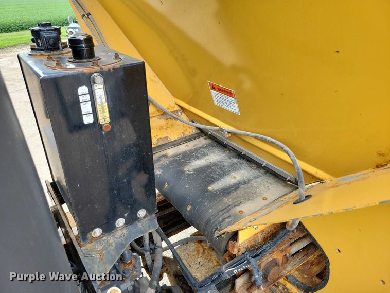 image for item EA2520 2013 TerraGator TG8400 spreader