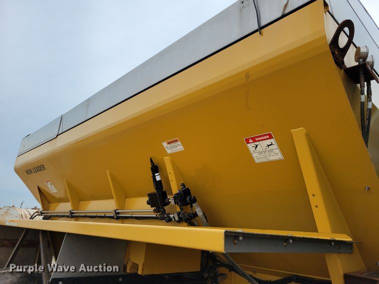 image for item EA2520 2013 TerraGator TG8400 spreader