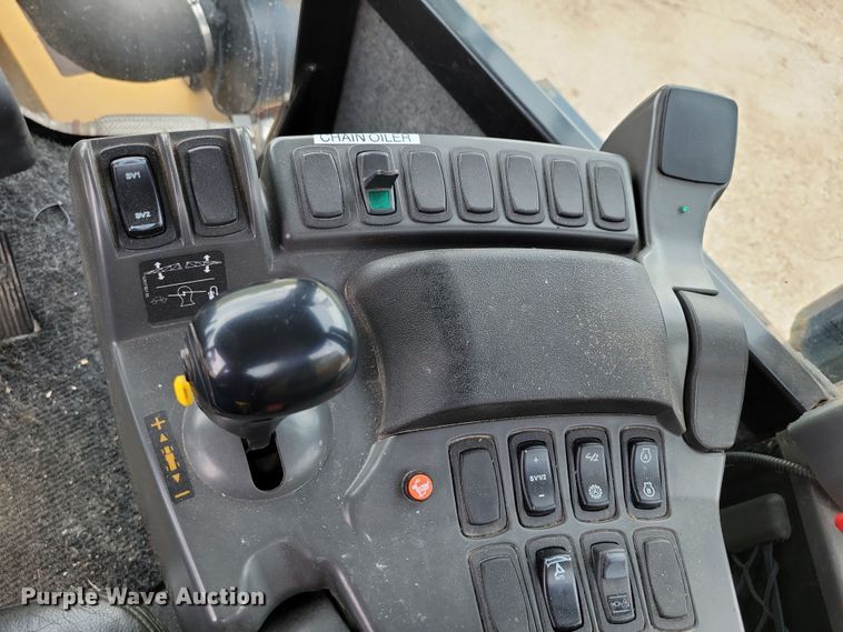 image for item EA2520 2013 TerraGator TG8400 spreader