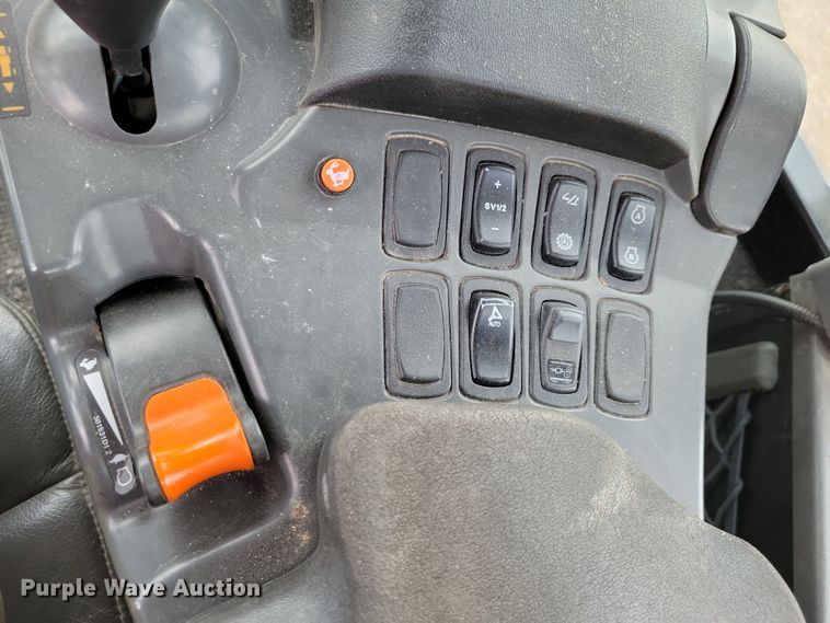 image for item EA2520 2013 TerraGator TG8400 spreader