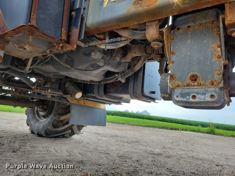 image for item EA2520 2013 TerraGator TG8400 spreader