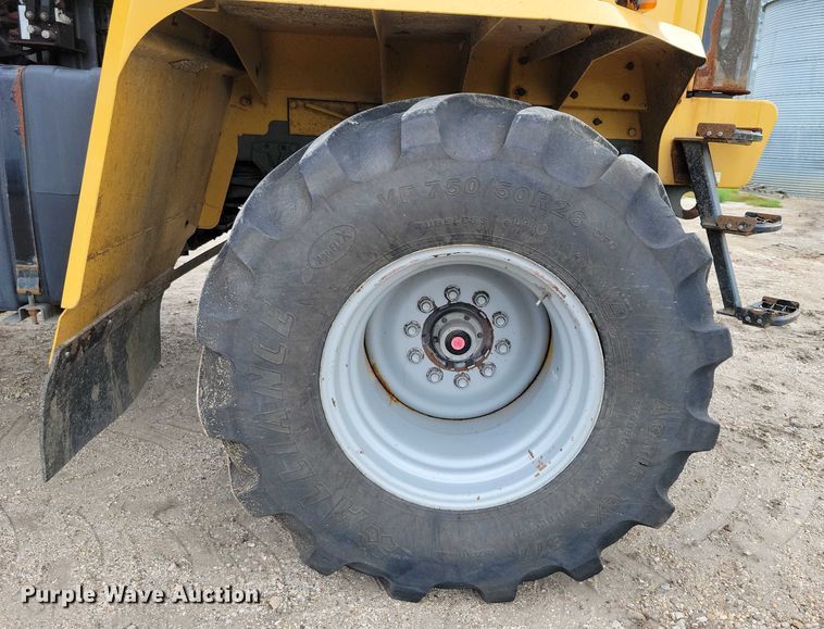 image for item EA2520 2013 TerraGator TG8400 spreader