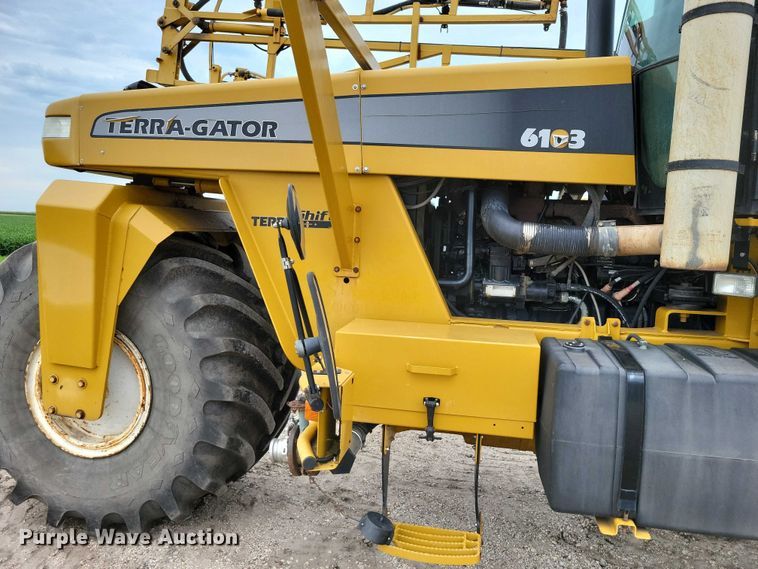 image for item EA2521 2005 TerraGator 6103 sprayer