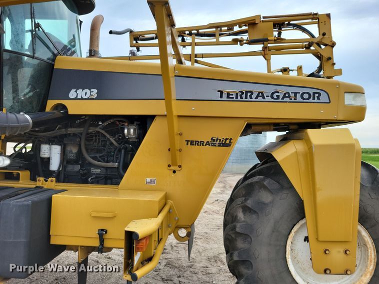 image for item EA2521 2005 TerraGator 6103 sprayer