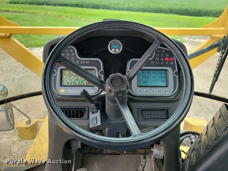 image for item EA2521 2005 TerraGator 6103 sprayer