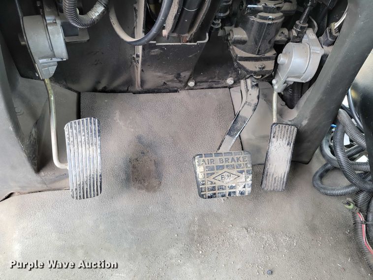 image for item EA2521 2005 TerraGator 6103 sprayer