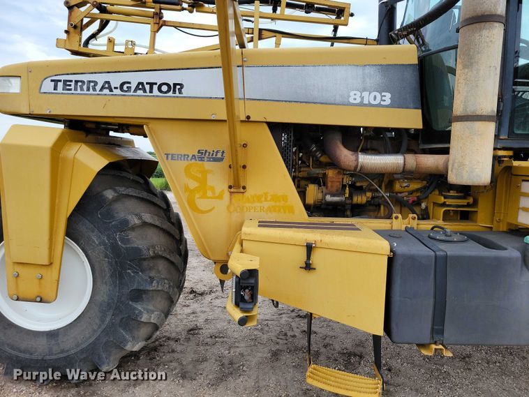 image for item EA2522 1999 TerraGator 8103 sprayer