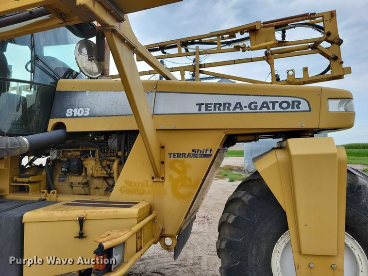 image for item EA2522 1999 TerraGator 8103 sprayer