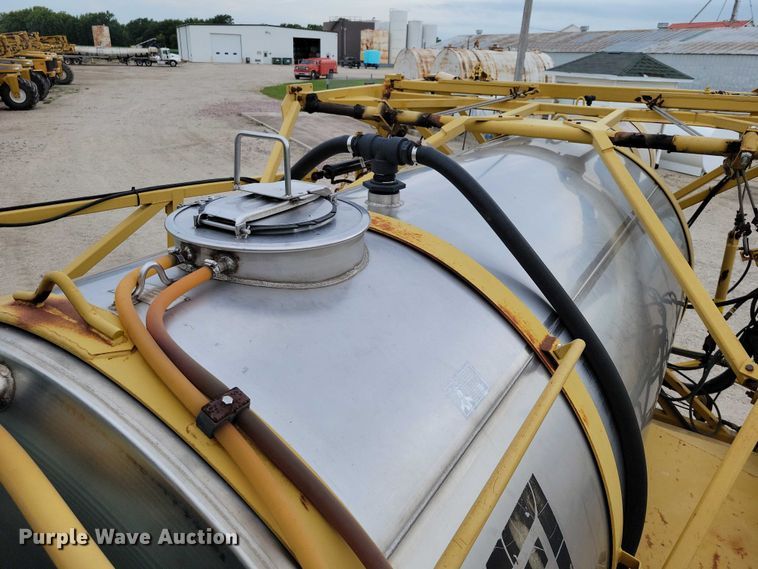 image for item EA2522 1999 TerraGator 8103 sprayer