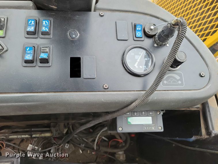 image for item EA2522 1999 TerraGator 8103 sprayer