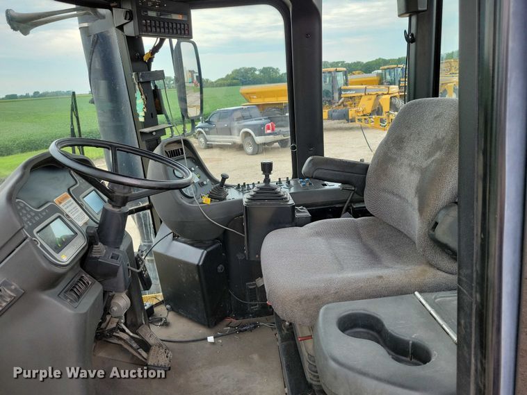 image for item EA2522 1999 TerraGator 8103 sprayer