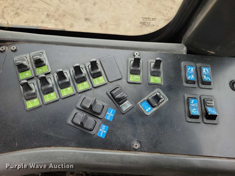 image for item EA2522 1999 TerraGator 8103 sprayer