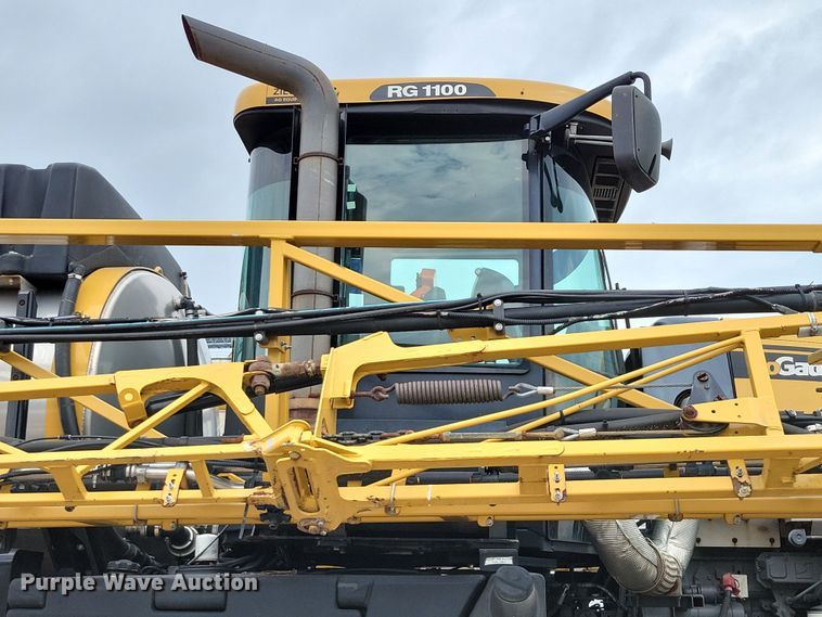 image for item EA2523 2013 RoGator RG1100 sprayer