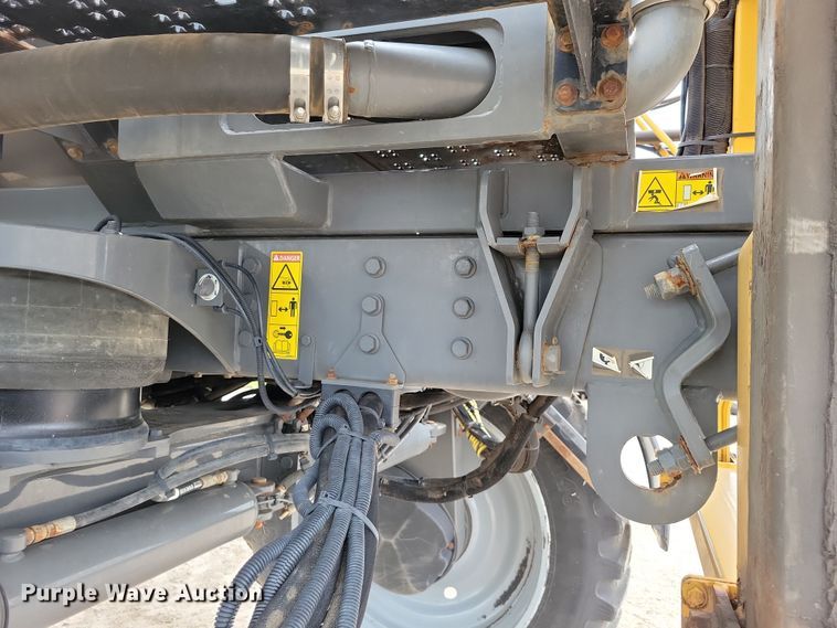 image for item EA2523 2013 RoGator RG1100 sprayer