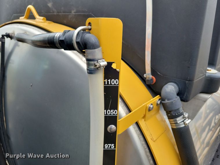 image for item EA2523 2013 RoGator RG1100 sprayer