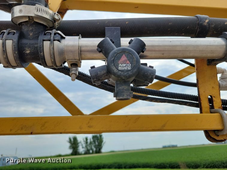 image for item EA2523 2013 RoGator RG1100 sprayer