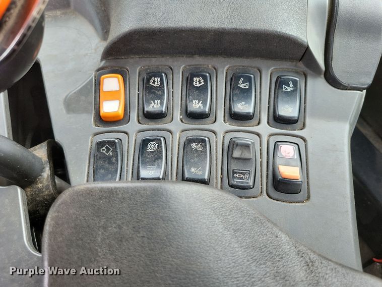 image for item EA2523 2013 RoGator RG1100 sprayer