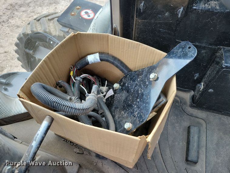 image for item EA2523 2013 RoGator RG1100 sprayer