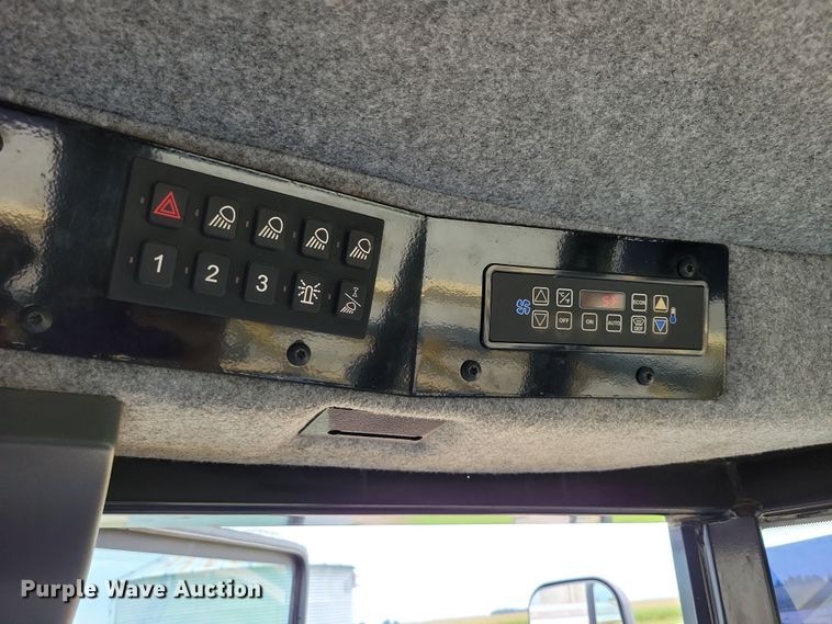 image for item EA2523 2013 RoGator RG1100 sprayer