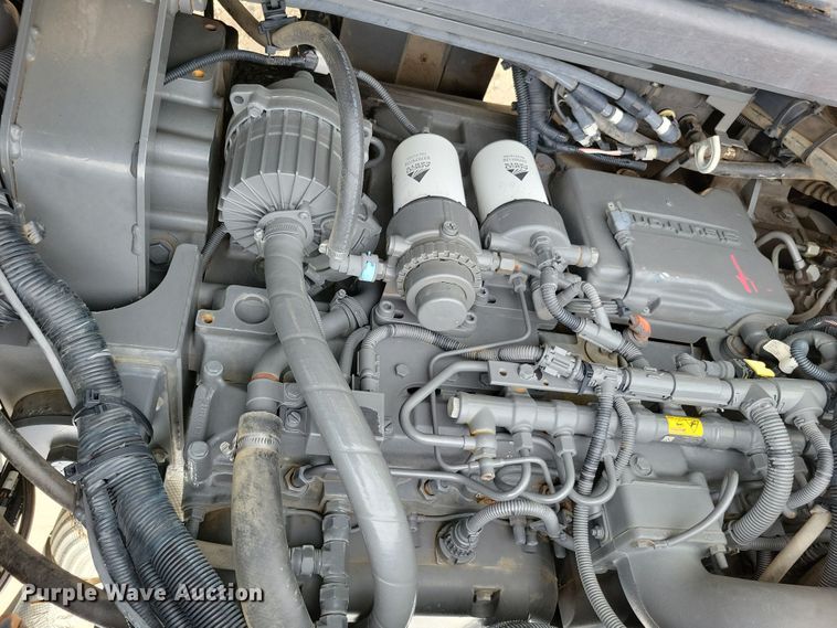 image for item EA2523 2013 RoGator RG1100 sprayer