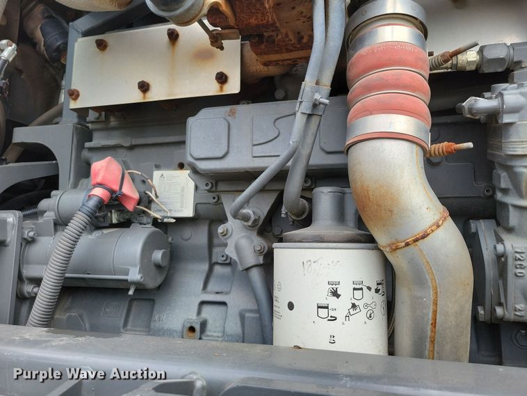 image for item EA2523 2013 RoGator RG1100 sprayer