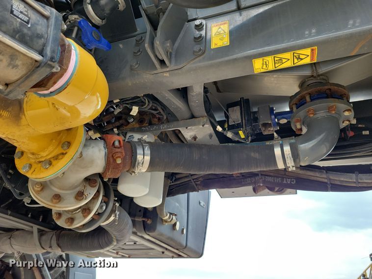 image for item EA2523 2013 RoGator RG1100 sprayer