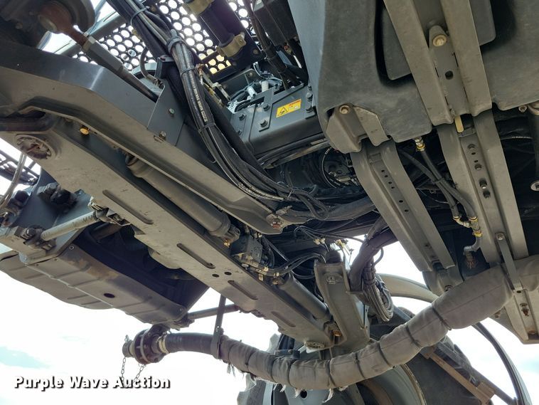 image for item EA2523 2013 RoGator RG1100 sprayer