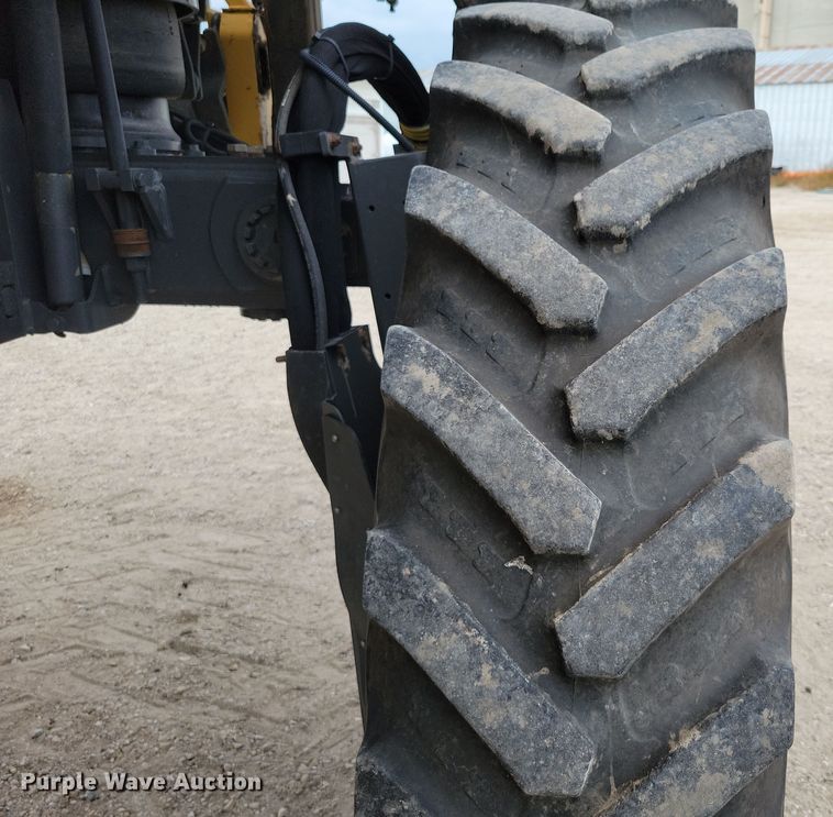 image for item EA2523 2013 RoGator RG1100 sprayer