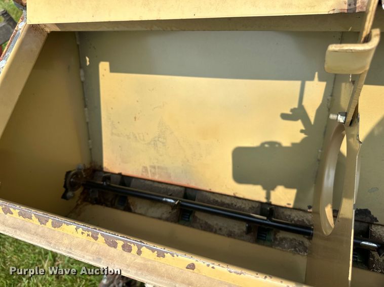 image for item EB2879 Land Pride seeder