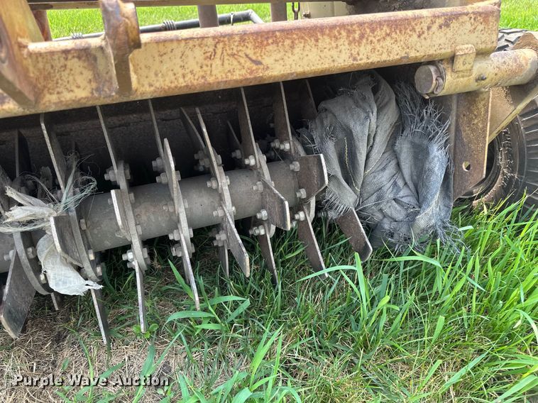 image for item EB2879 Land Pride seeder