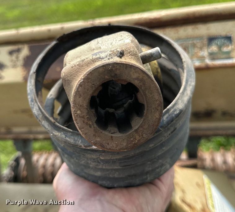 image for item EB2879 Land Pride seeder