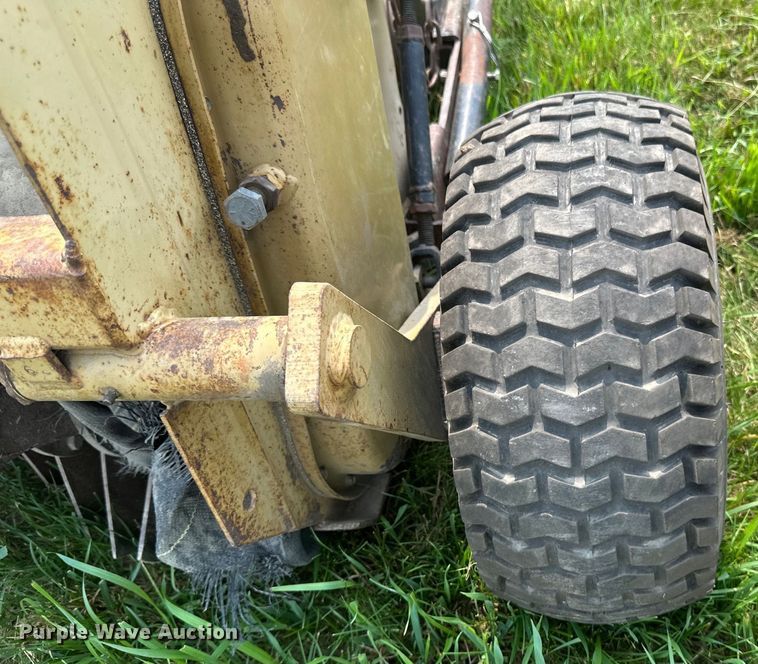 image for item EB2879 Land Pride seeder